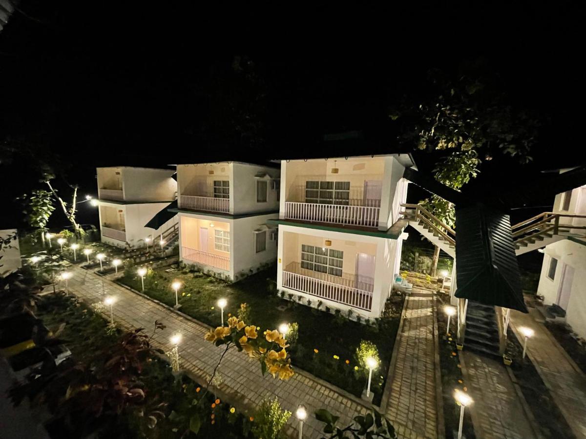 Jaldapara Forest Tourist Lodge Jftl Madari Hat エクステリア 写真